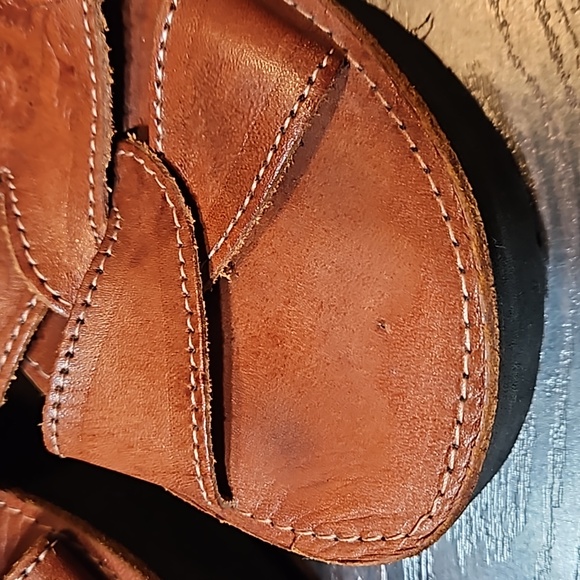 Garcias Tan Brown Lightweight Leather Embossed Platform Sip on Sandals - Picture 4 of 14